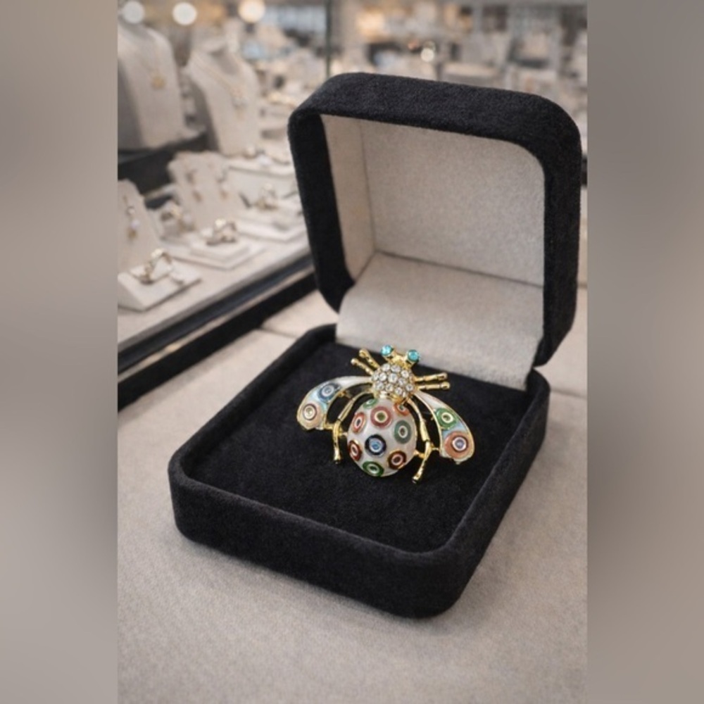 Lili Gold Plate/Multicolor Ladybug Brooch 🐞✨